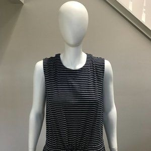 Paet: Good Condition Sleeveless Maxi Dress